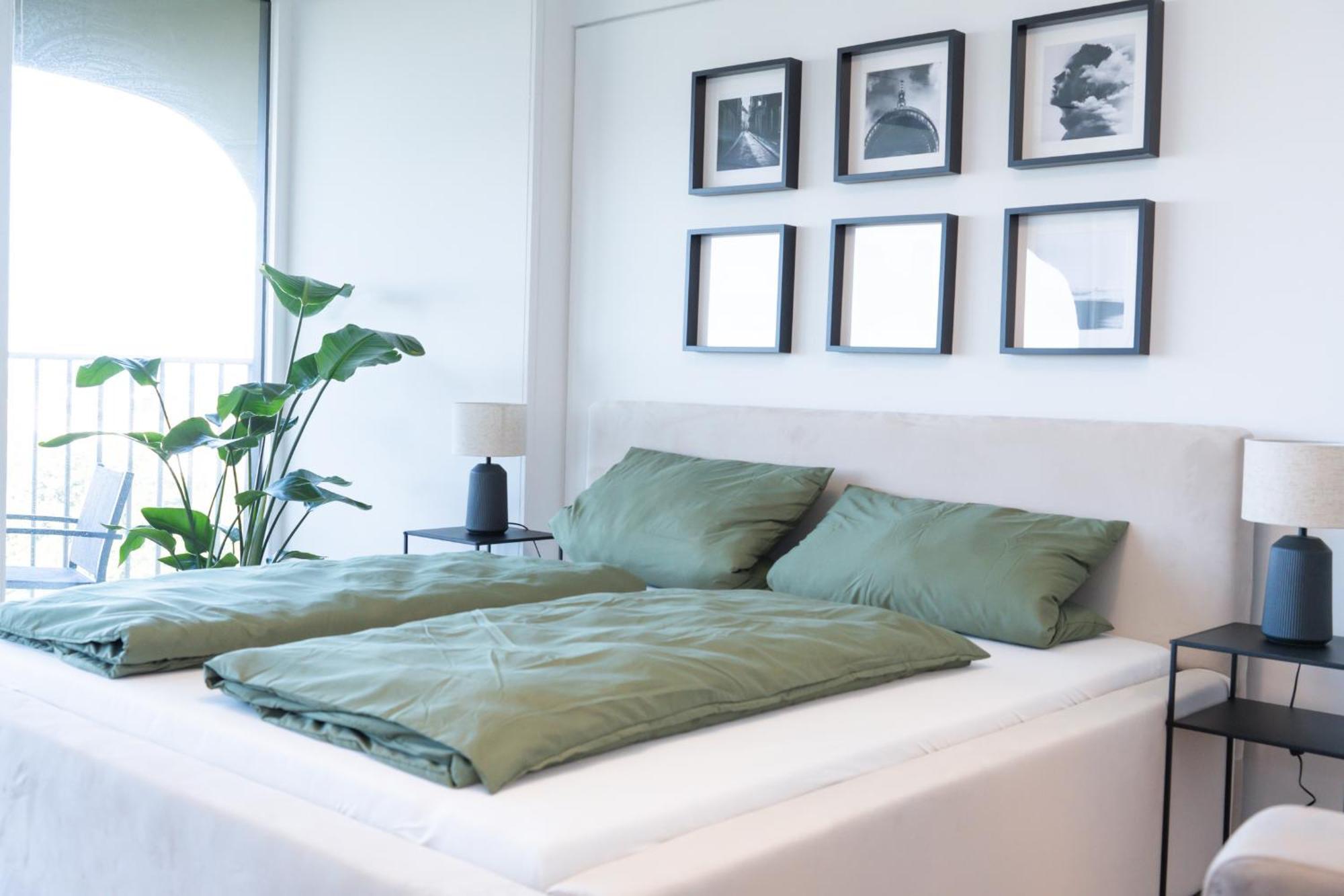 Helles Apartment Mit Tollem Blick Ueber アウグスブルク エクステリア 写真
