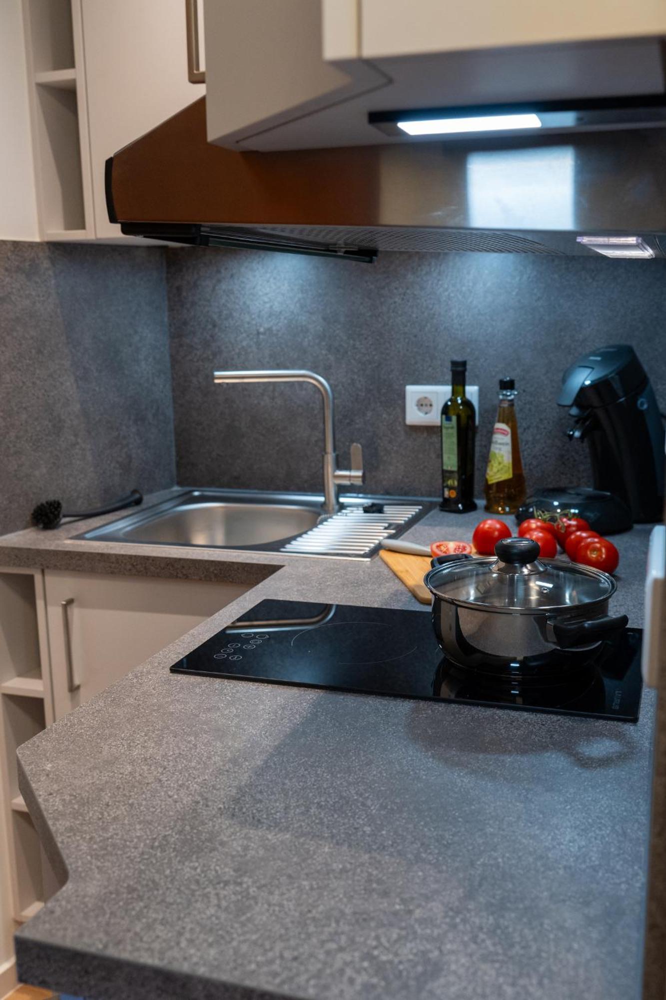 Helles Apartment Mit Tollem Blick Ueber アウグスブルク エクステリア 写真